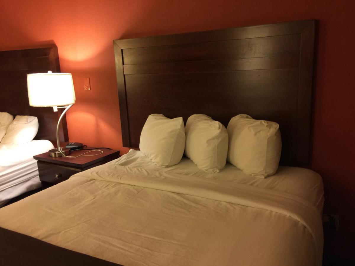 Knights Inn - Chanute Экстерьер фото