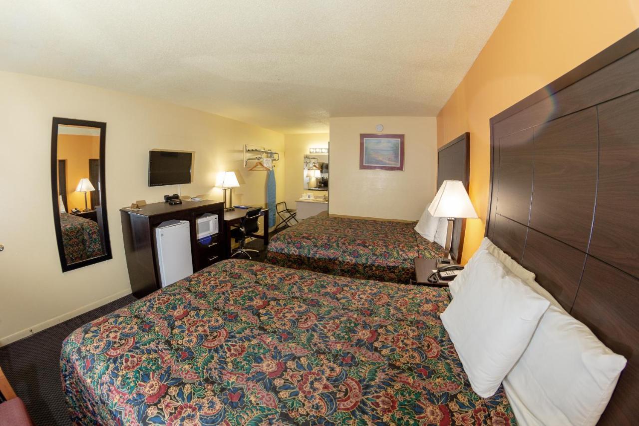 Knights Inn - Chanute Экстерьер фото